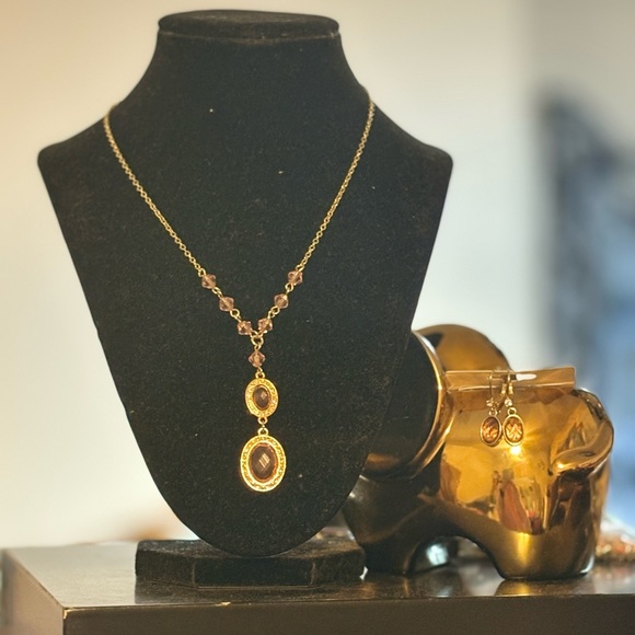 Avon Gold and Pink Pendant Necklace Set - Picture 1 of 5